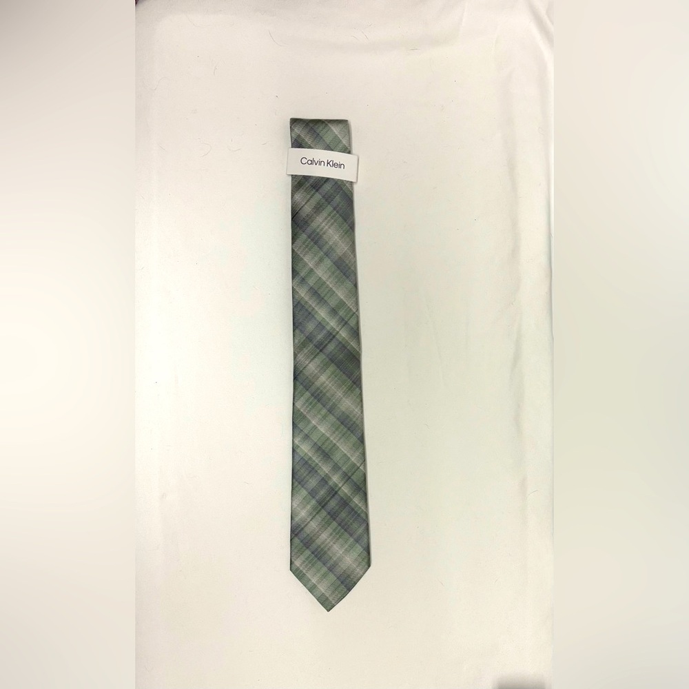 Calvin Klein Bella Green Plaid Tie NWT • Free Shipping